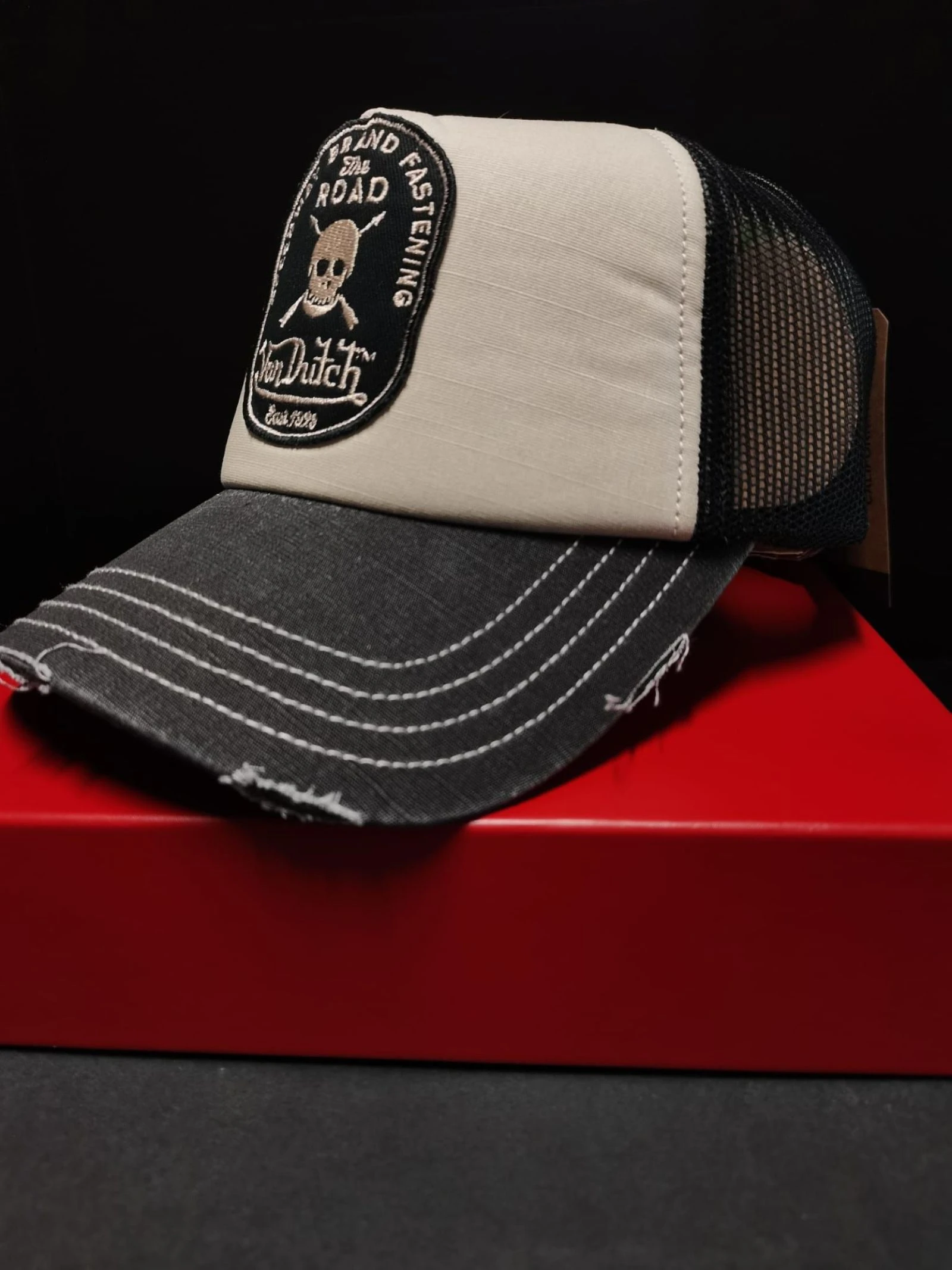 Von Ducht Cap – photo 3